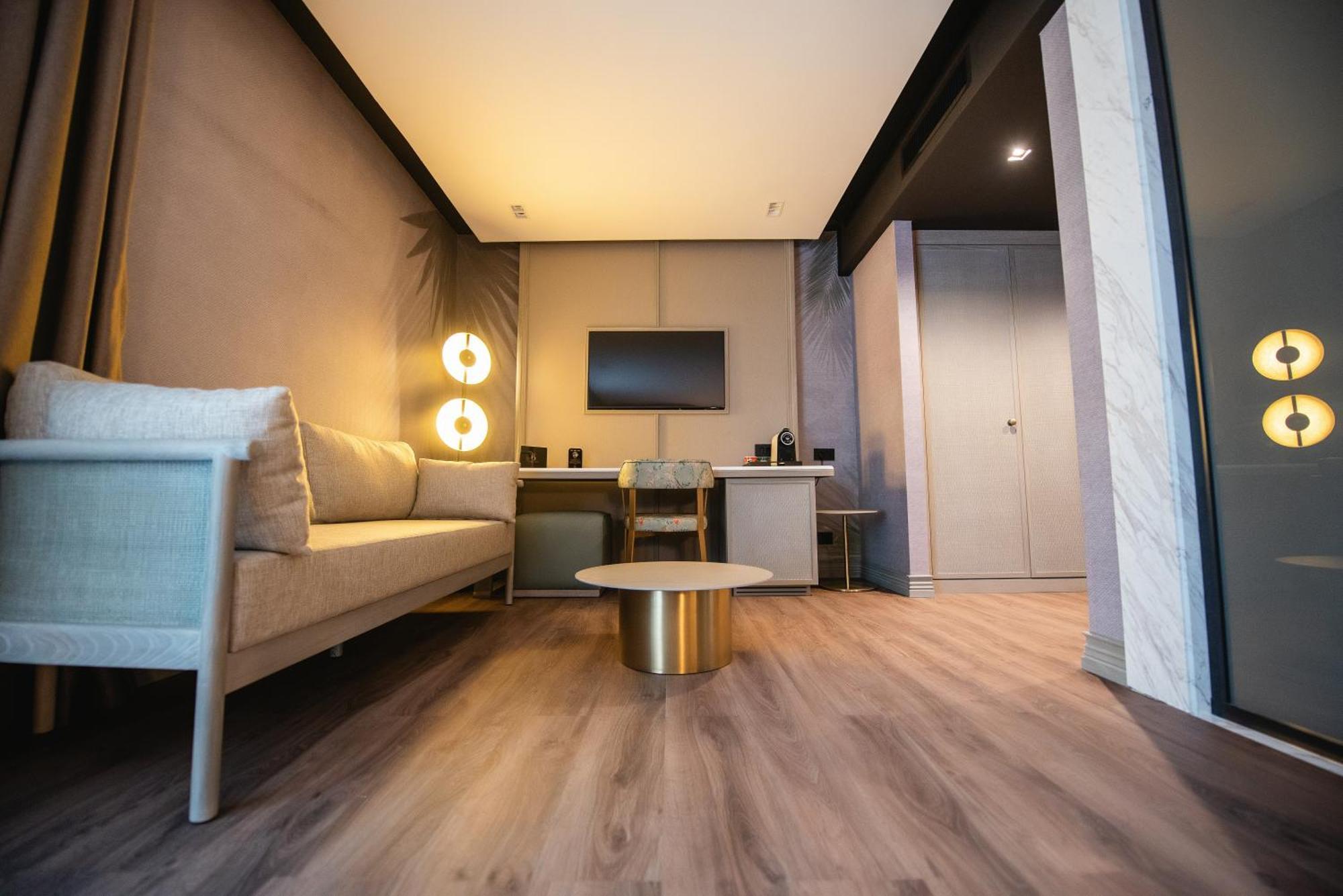 Belinda Hotel Mamaia Adults Only Экстерьер фото