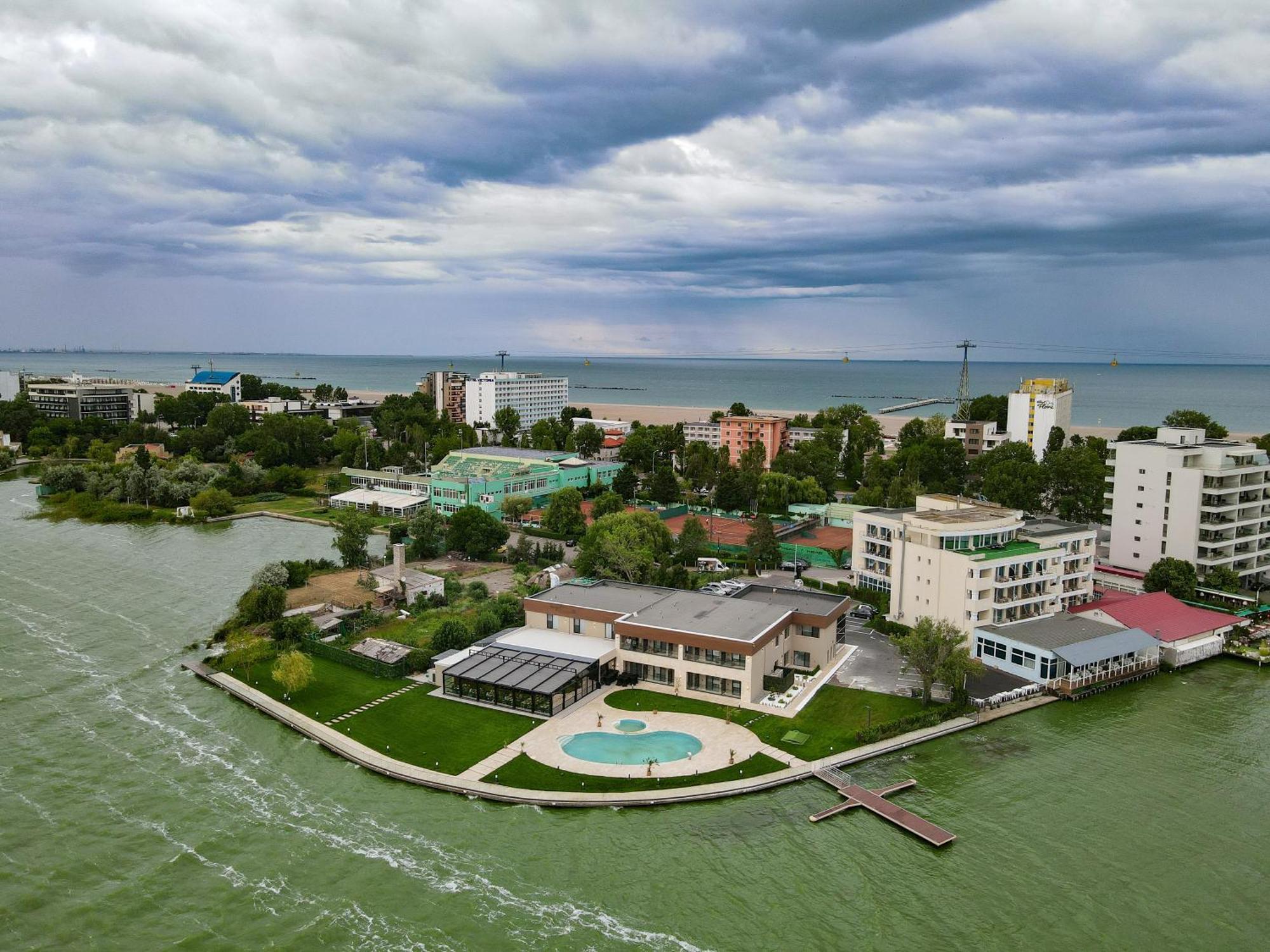 Belinda Hotel Mamaia Adults Only Экстерьер фото